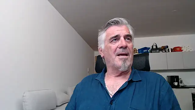 Buidapest online show from May 3, 2:39 am