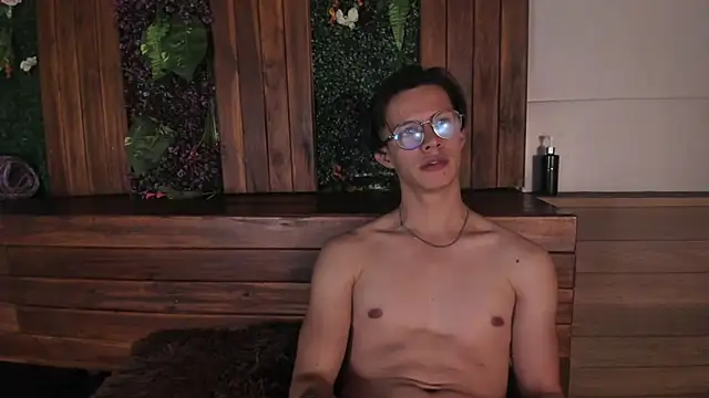 Brandon starkk online show from December 2, 12:32 pm