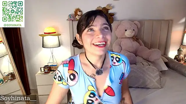 Snapshot of Emyii_ chatting on June 11, 2:00 am Emyii online show from June 11, 2:00 am
