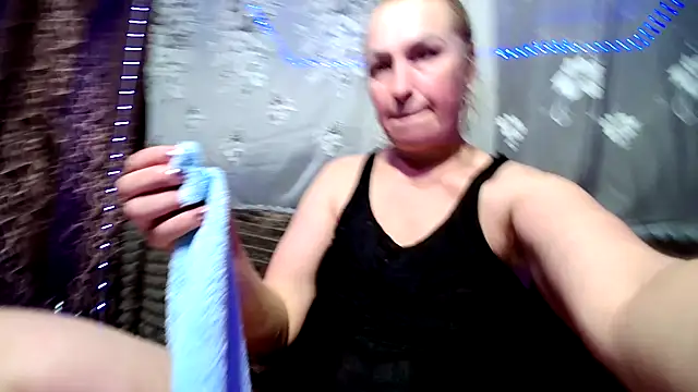 Kissingyouu online show from February 25, 8:46 am