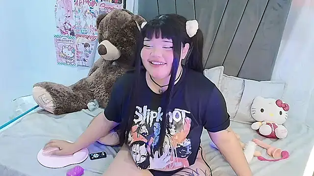 Snapshot of kittyhtxx chatting on November 22, 4:11 am kittyhtxx online show from November 22, 4:11 am