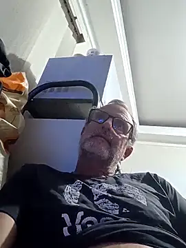 Snapshot of nard53 chatting on May 10, 10:59 pm nard53 online show from May 10, 10:59 pm