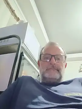 Snapshot of nard53 chatting on May 15, 11:12 pm nard53 online show from May 15, 11:12 pm