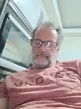 Snapshot of nard53 chatting on May 18, 9:04 am nard53 online show from May 18, 9:04 am