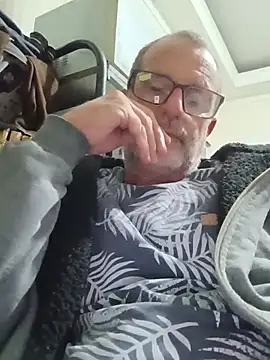 Snapshot of nard53 chatting on June 24, 10:42 pm nard53 online show from June 24, 10:42 pm