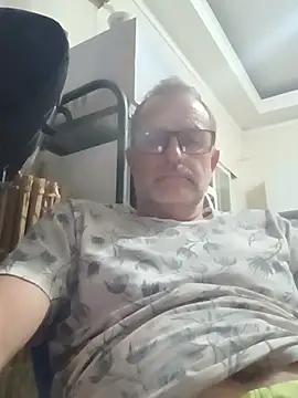 Snapshot of nard53 chatting on July 13, 1:08 am nard53 online show from July 13, 1:08 am