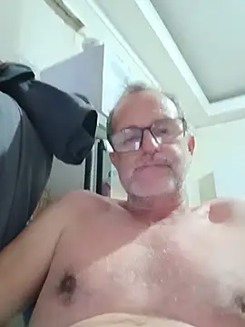 Snapshot of nard53 chatting on July 13, 10:34 pm nard53 online show from July 13, 10:34 pm