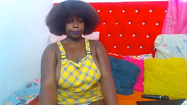 Snapshot of melanin_lizzy chatting on May 23, 10:41 am melanin lizzy online show from May 23, 10:41 am