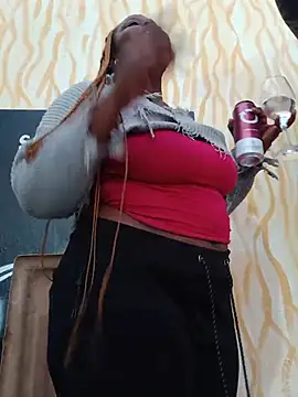 Snapshot of melanin_lizzy chatting on June 11, 3:32 pm melanin lizzy online show from June 11, 3:32 pm