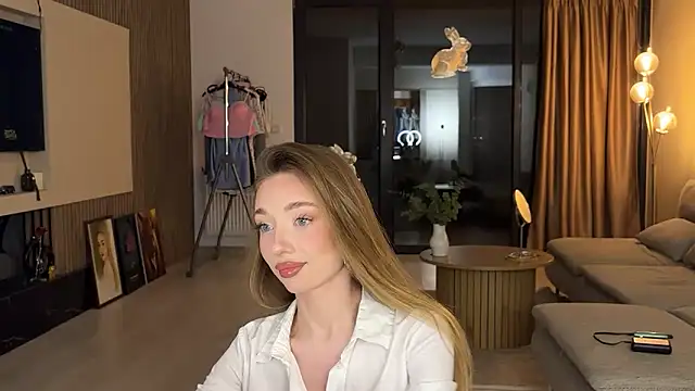 Snapshot of Jolienne chatting on May 21, 8:16 pm Jolienne online show from May 21, 8:16 pm