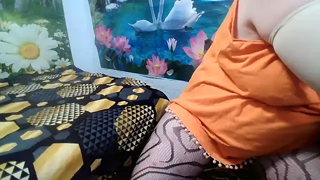 Snapshot of AnnaXGoldX chatting on May 16, 1:10 pm AnnaXGoldX online show from May 16, 1:10 pm