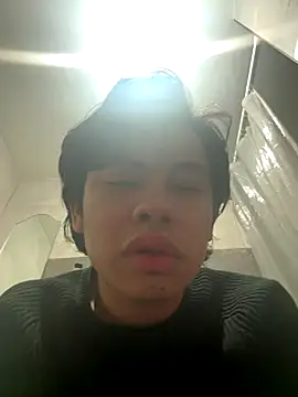 Snapshot of UzielOOO chatting on November 16, 10:26 pm UzielOOO online show from November 16, 10:26 pm