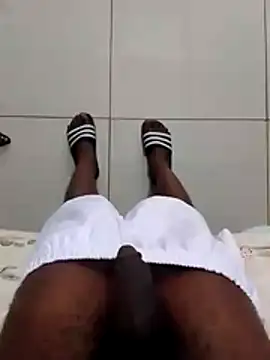 Snapshot of dicksosmall chatting on November 19, 7:30 am dicksosmall online show from November 19, 7:30 am