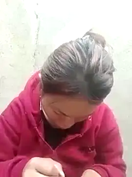 yu-zhen online show from December 18, 8:20 am