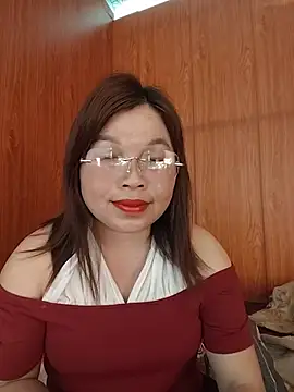 Snapshot of Cover-baa chatting on May 25, 10:32 am Cover-baa online show from May 25, 10:32 am