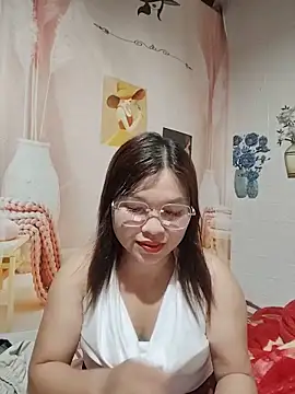 Snapshot of Cover-baa chatting on June 9, 12:50 pm Cover-baa online show from June 9, 12:50 pm