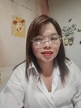 Snapshot of Cover-baa chatting on June 13, 5:55 pm Cover-baa online show from June 13, 5:55 pm
