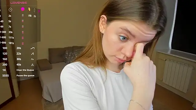 AngelesBenitz online show from March 4, 8:20 am