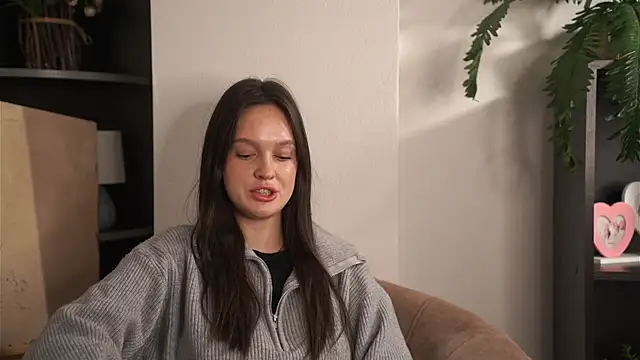 Snapshot of CoreneMollicone chatting on November 20, 10:26 am CoreneMollicone online show from November 20, 10:26 am