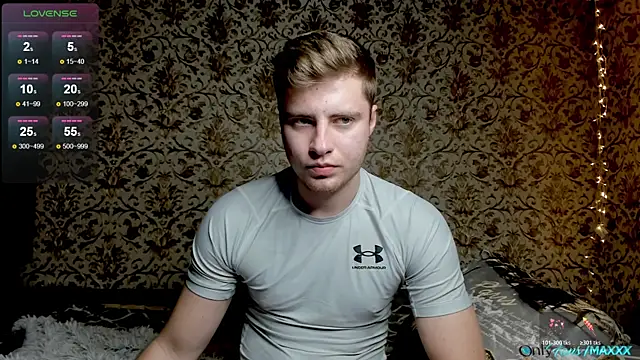 Snapshot of Maxhornyblondieman chatting on December 3, 2:04 pm Maxhornyblondieman online show from December 3, 2:04 pm