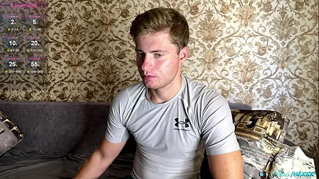 Maxhornyblondieman online show from July 31, 8:03 am