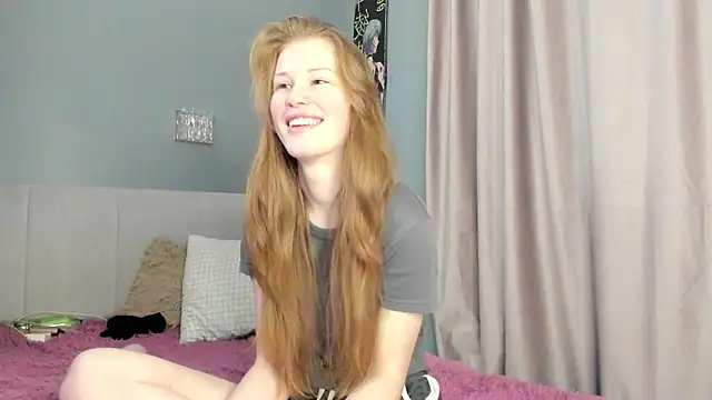 KarieBowery online show from February 12, 8:26 pm