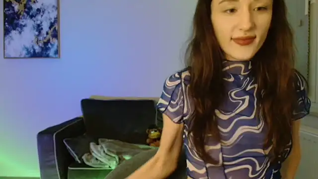 Tinybutt5368 online show from December 1, 9:09 pm