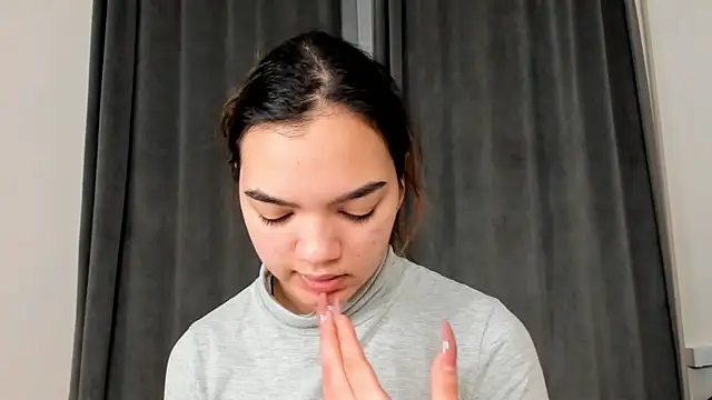 Snapshot of CoreenLuebbers chatting on December 15, 5:28 pm CoreenLuebbers online show from December 15, 5:28 pm