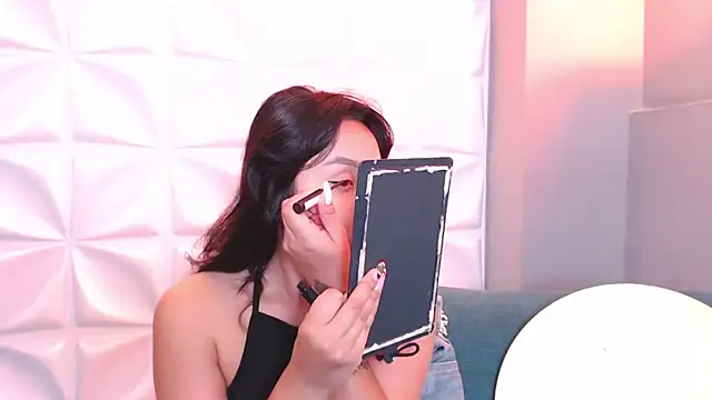 HorneyyQueen online show from November 29, 12:52 pm