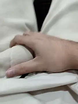 Snapshot of berkkderlerr chatting on January 6, 4:00 pm berkkderlerr online show from January 6, 4:00 pm