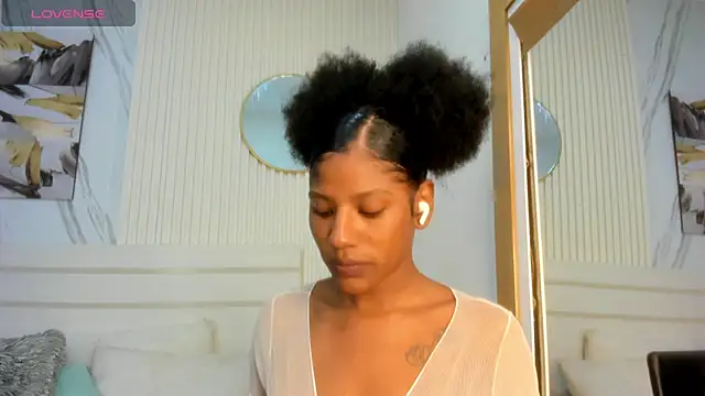 Snapshot of Afro_Luna chatting on July 15, 11:15 am Afro Luna online show from July 15, 11:15 am