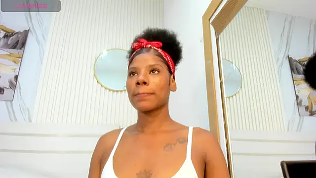Snapshot of Afro_Luna chatting on July 16, 11:27 am Afro Luna online show from July 16, 11:27 am