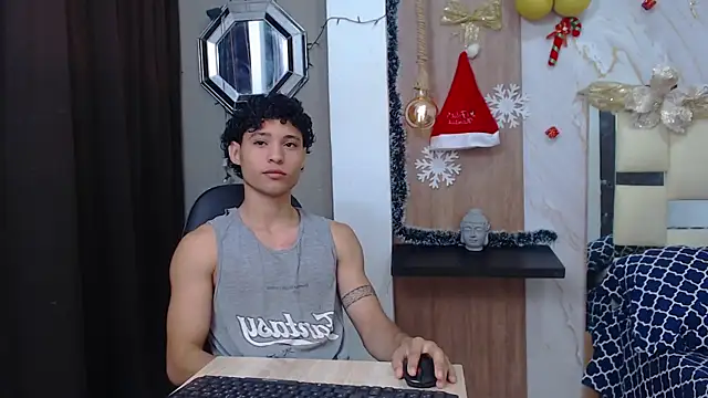 Snapshot of the_nugge chatting on November 29, 8:56 pm the nugge online show from November 29, 8:56 pm