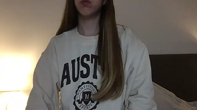 Snapshot of Martimartinaxx chatting on March 30, 8:54 pm Martimartinaxx online show from March 30, 8:54 pm