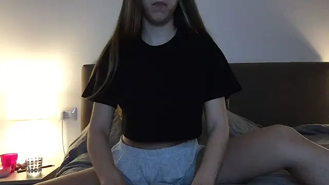 Snapshot of Martimartinaxx chatting on May 6, 7:41 pm Martimartinaxx online show from May 6, 7:41 pm