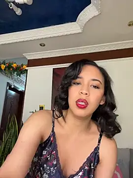 Snapshot of Esmerald_1111 chatting on June 12, 11:53 am Esmerald 1111 online show from June 12, 11:53 am