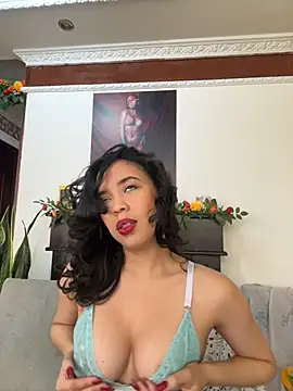 Snapshot of Esmerald_1111 chatting on June 22, 12:57 pm Esmerald 1111 online show from June 22, 12:57 pm