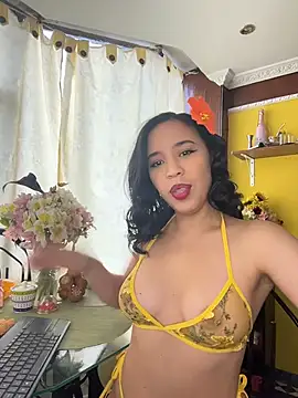 Snapshot of Esmerald_1111 chatting on July 1, 12:51 pm Esmerald 1111 online show from July 1, 12:51 pm