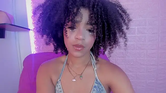 Snapshot of Serena_Fey chatting on December 2, 12:10 pm Serena Fey online show from December 2, 12:10 pm