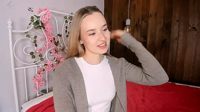 KristleKirst online show from November 27, 3:03 pm