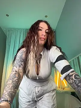 Snapshot of Tattitude_ chatting on June 2, 6:59 am Tattitude online show from June 2, 6:59 am