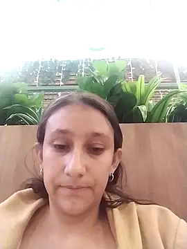 Snapshot of Mikela_19 chatting on December 20, 7:54 pm Mikela 19 online show from December 20, 7:54 pm