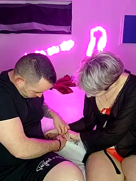 Snapshot of SMLove51 chatting on December 16, 7:52 pm SMLove51 online show from December 16, 7:52 pm