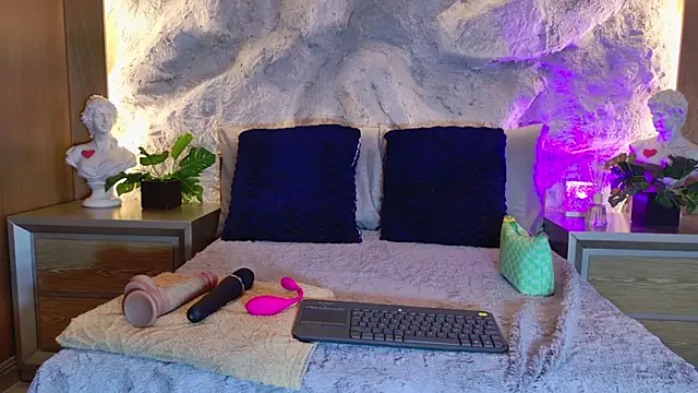 Snapshot of bella_mush chatting on May 3, 2:12 pm bella mush online show from May 3, 2:12 pm