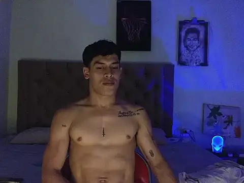 Snapshot of blorelopez chatting on November 23, 10:42 pm blorelopez online show from November 23, 10:42 pm