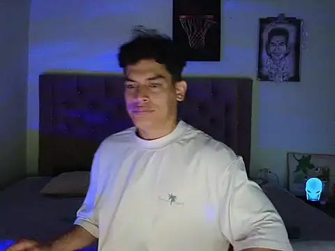 Snapshot of blorelopez chatting on November 25, 3:45 pm blorelopez online show from November 25, 3:45 pm