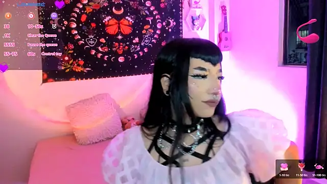 Snapshot of VexieDemon666 chatting on November 20, 12:44 am VexieDemon666 online show from November 20, 12:44 am