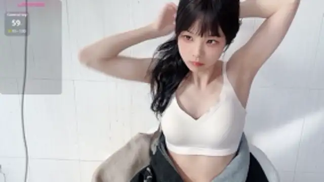 Snapshot of bunny-- chatting on December 1, 6:29 am bunny-- online show from December 1, 6:29 am