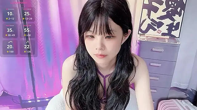 Snapshot of bunny-- chatting on December 5, 6:44 am bunny-- online show from December 5, 6:44 am