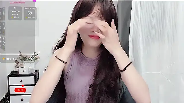 Snapshot of bunny-- chatting on May 13, 1:19 pm bunny-- online show from May 13, 1:19 pm